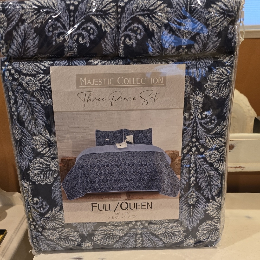 Queen/Full 3 Piece Quilt Set
